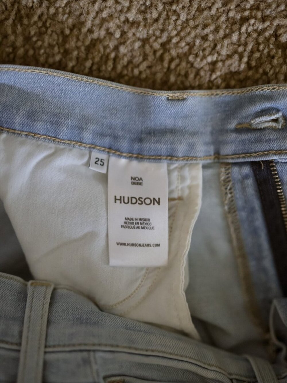 Hudson Light Wash NOA Jeans Frayed Hem 25
